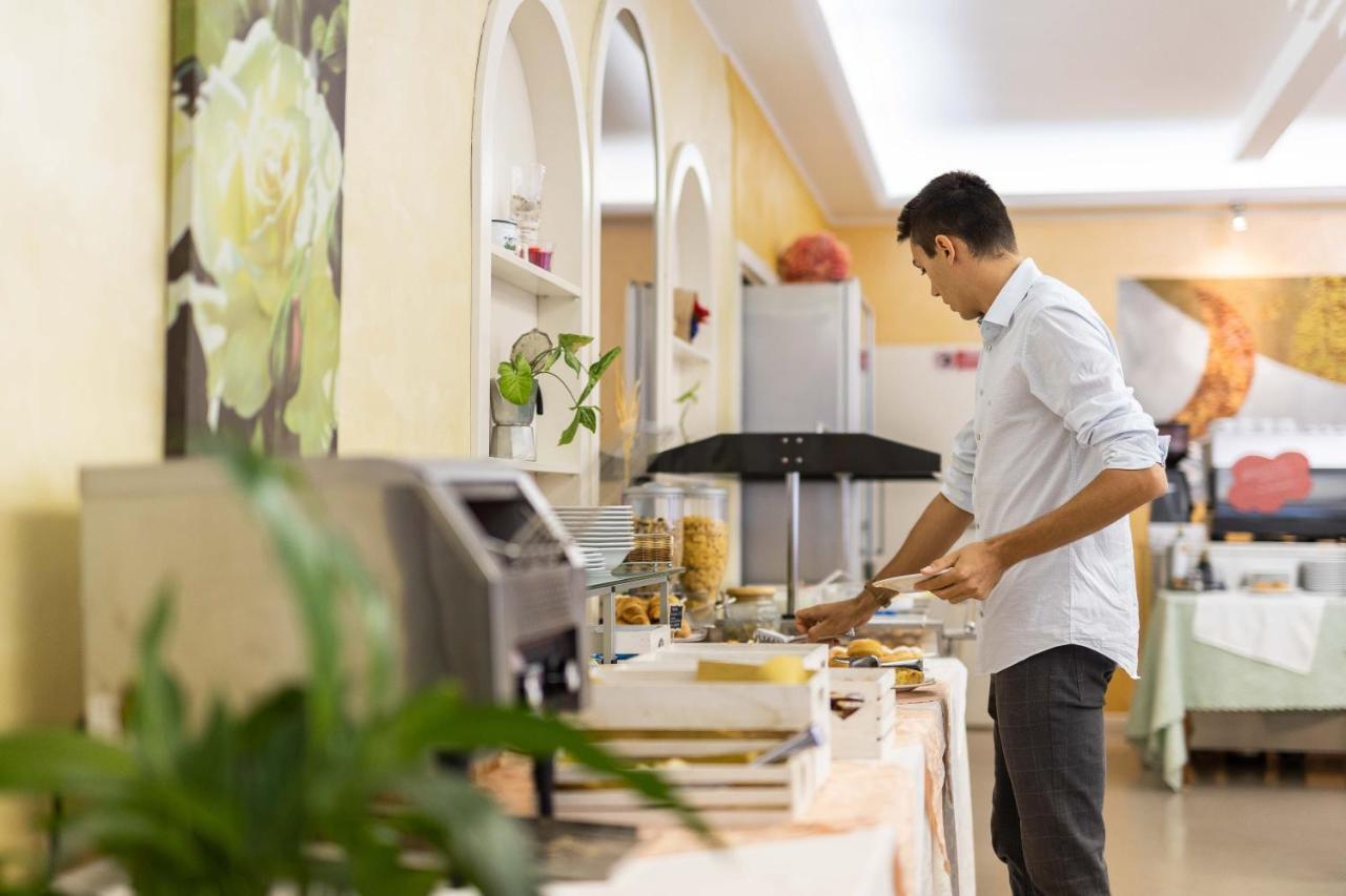Hotel Alfa Tao Riccione Luaran gambar